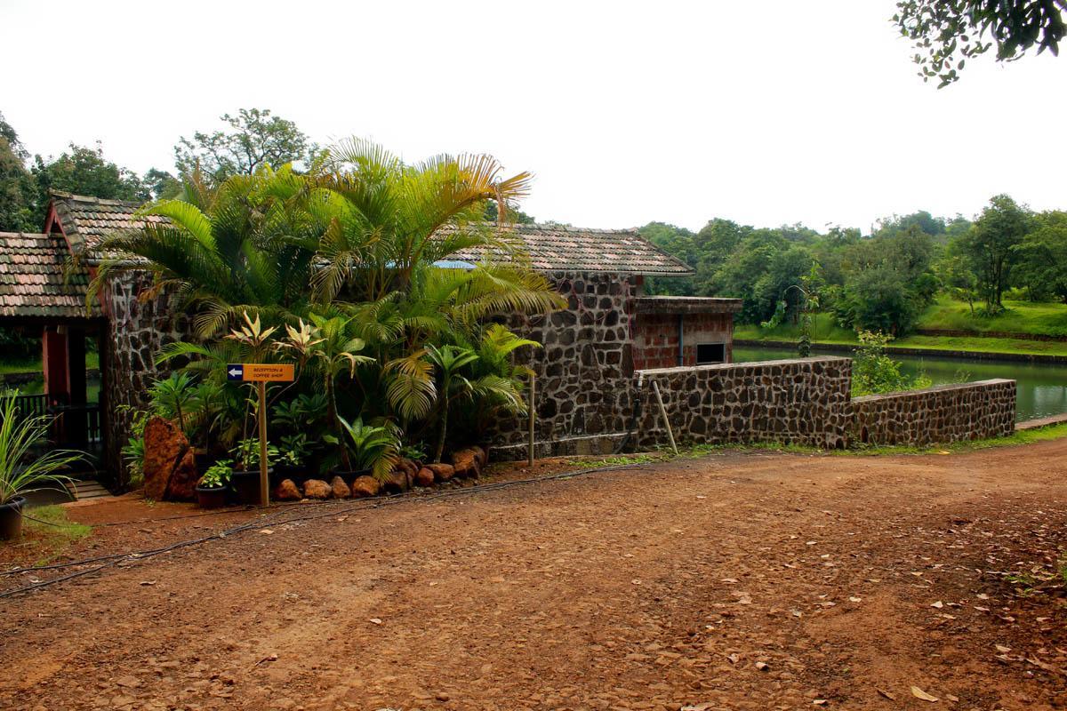 Cherilyn Monta Resort - Ratnagiri Vatul Экстерьер фото