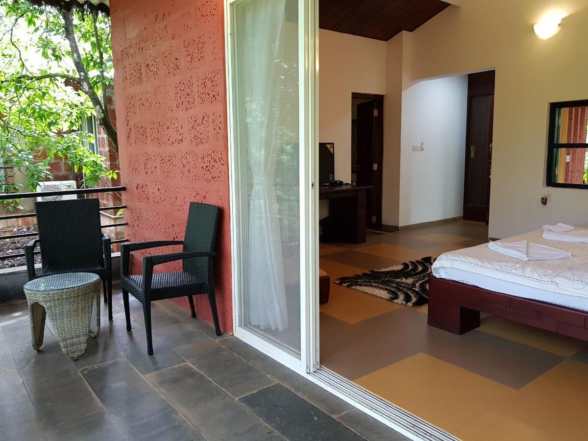 Cherilyn Monta Resort - Ratnagiri Vatul Экстерьер фото